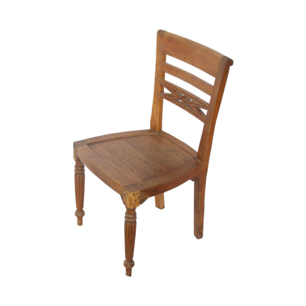 Cadeira de Madeira Detalhada em X - Wharehouse