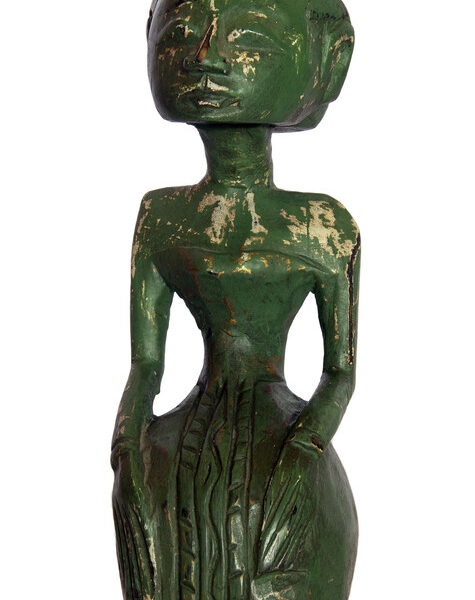 Escultura Madeira Verde Mulher Sentada - Wharehouse